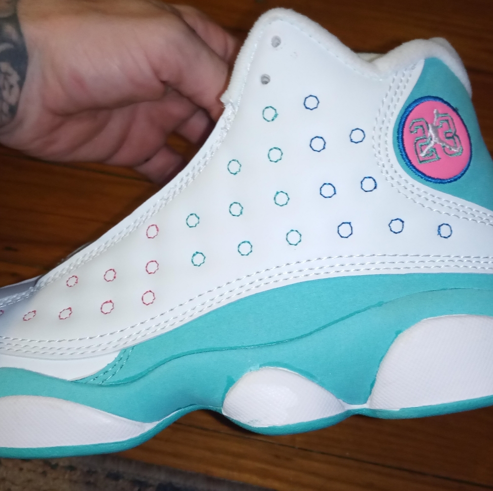Women's jordan 13s size 7